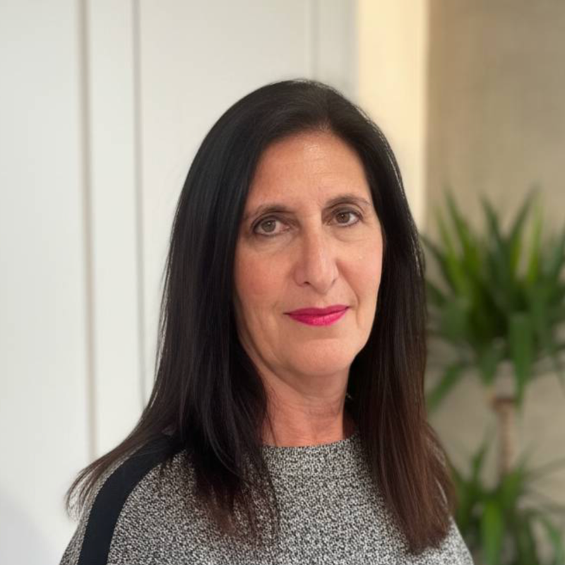 Patty Voloschin-Weiner headshot